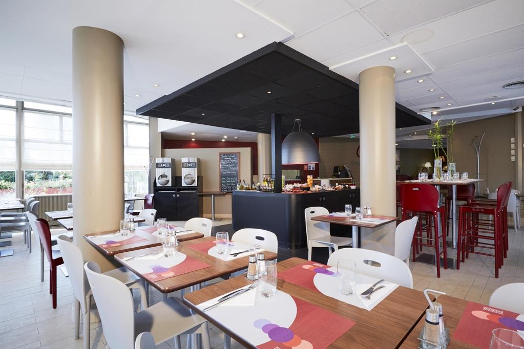 Hotel Campanile Argenteuil Exterior foto